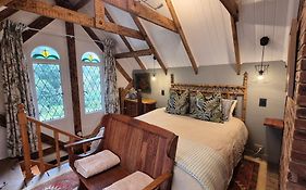 Lacebark Cottage